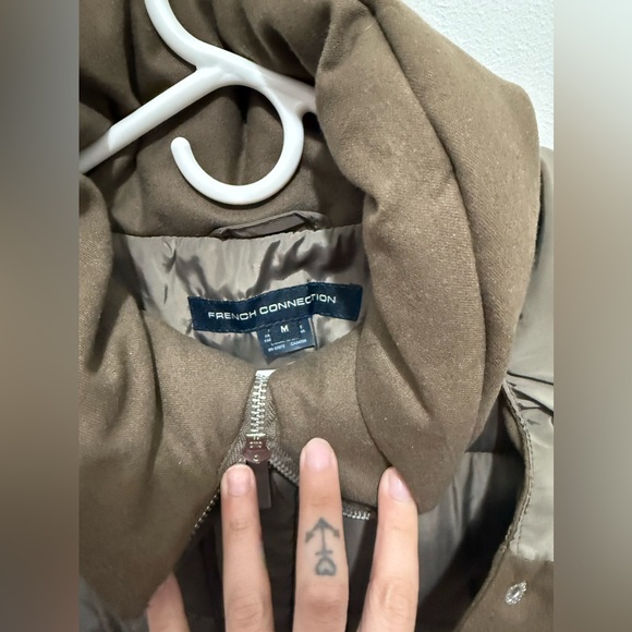 Beautiful coat - Picture 2 of 2